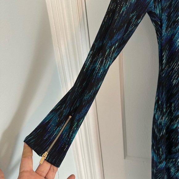 Cache Blue Zig Zag Print Faux Wrap Dress Size Medium - Picture 8 of 10